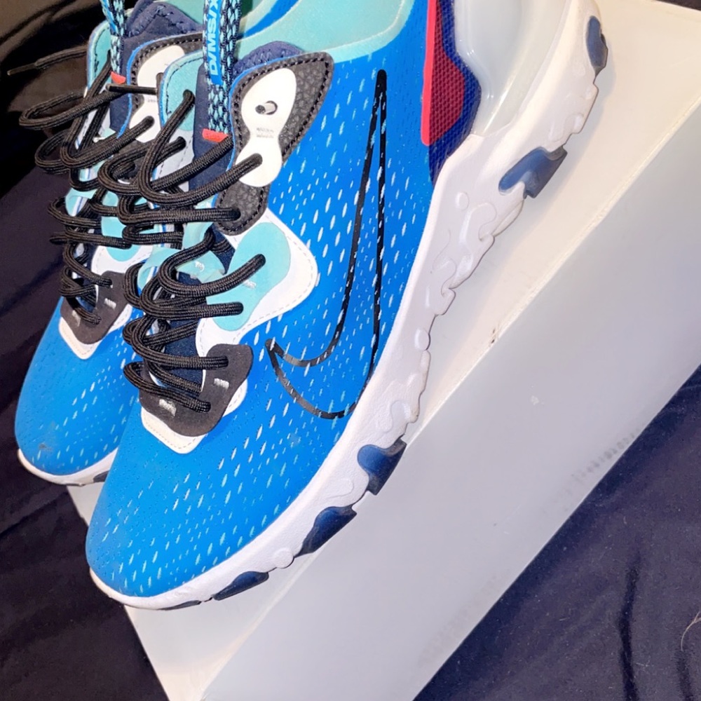 Nikes - Picture 3 of 3